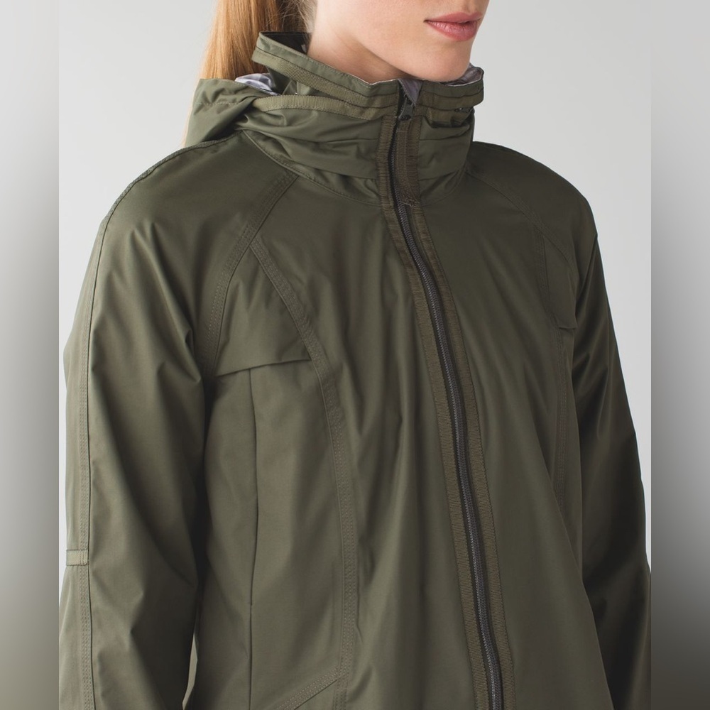 Lululemon Fo Drizzle Jacket Fatigue Green Size 6 - Picture 6 of 16